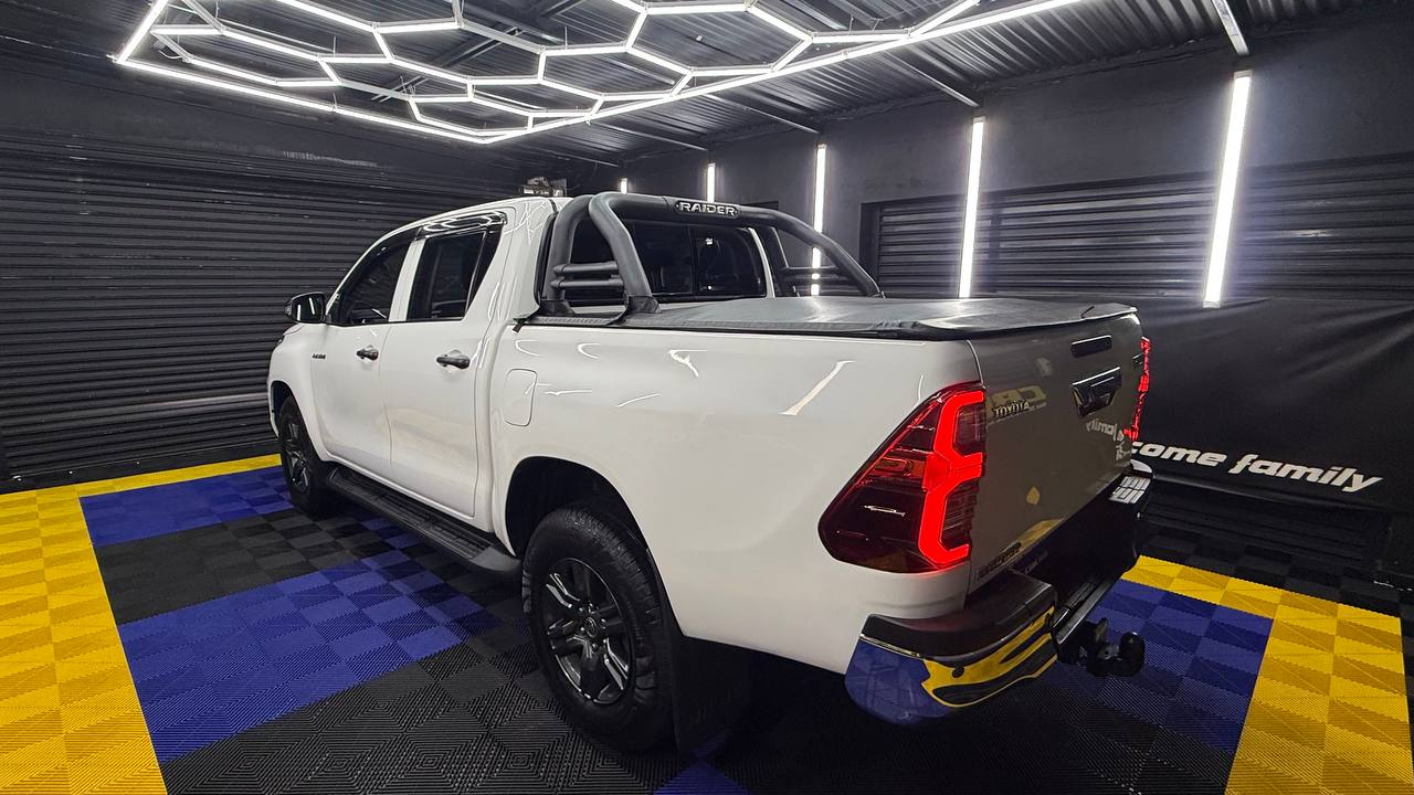 Toyota - Hilux - 2.4GD-6 Double Cab Raider Auto