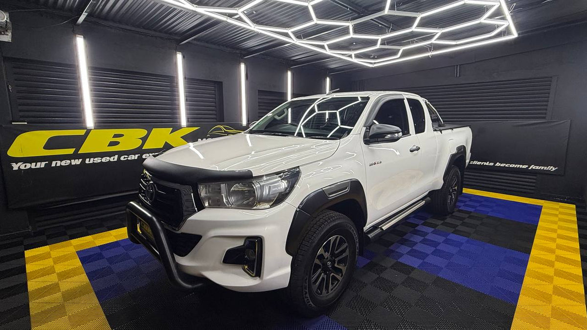 Toyota - Hilux - 2.4GD-6 Xtra Cab SRX Auto