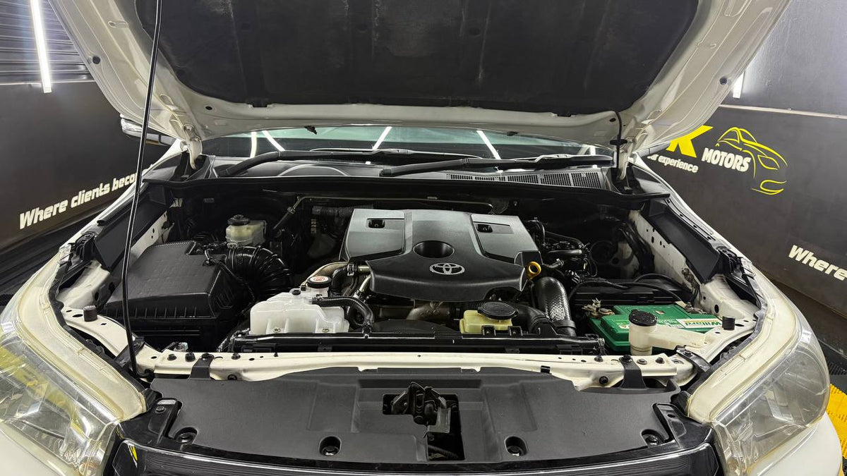 Toyota - Hilux - 2.4GD-6 Xtra Cab SRX Auto