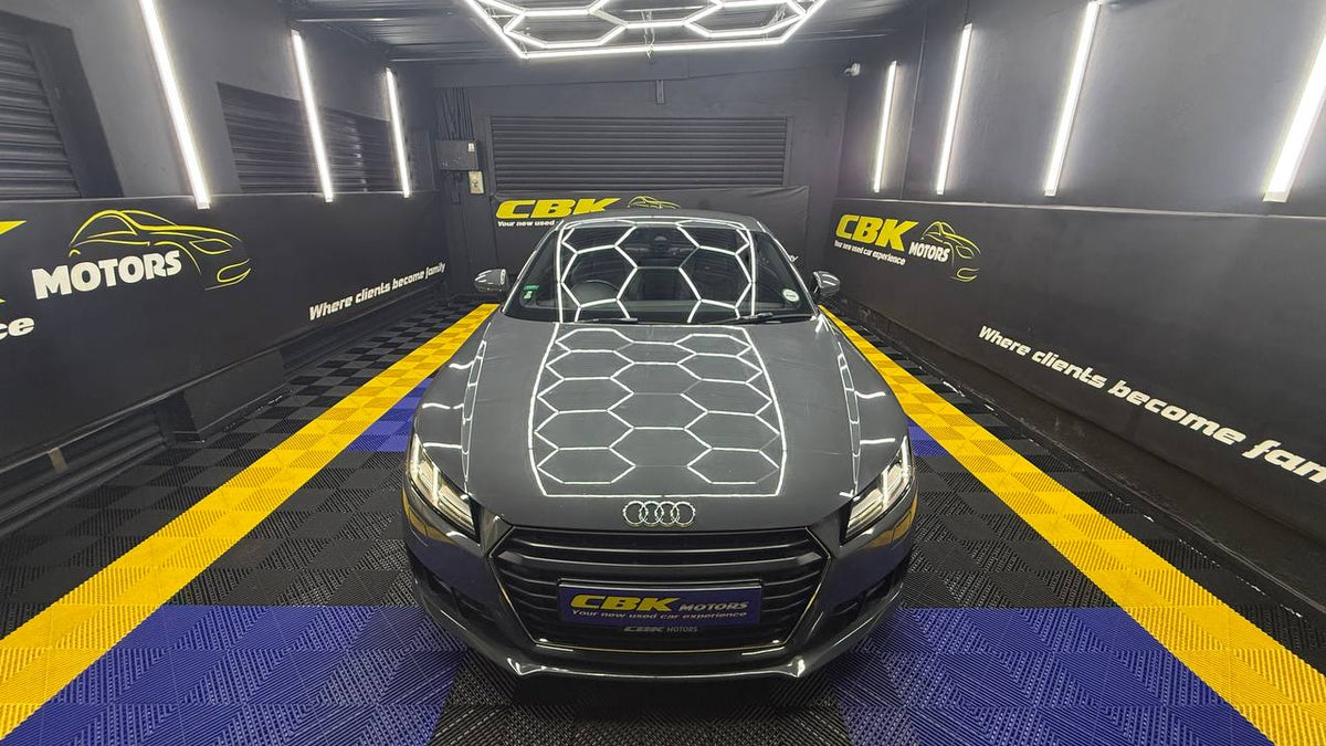 Audi - TT - Coupe 2.0TFSI Quattro