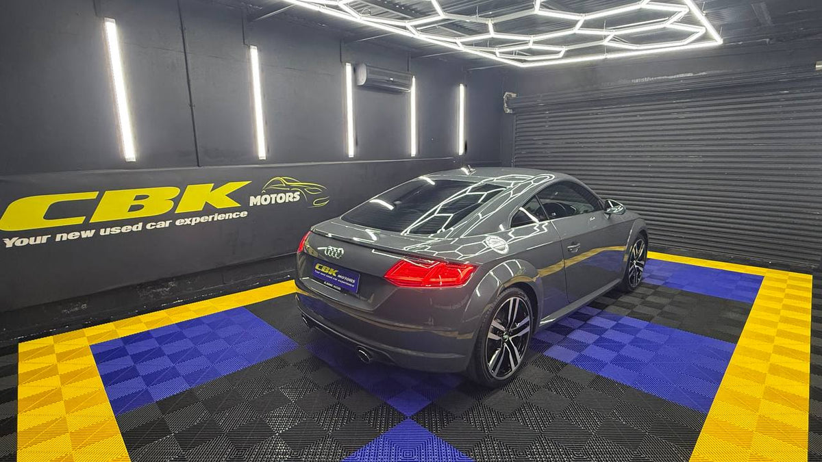 Audi - TT - Coupe 2.0TFSI Quattro