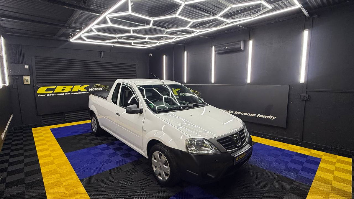 Nissan - NP200 - 1.6i (Aircon) Safety Pack