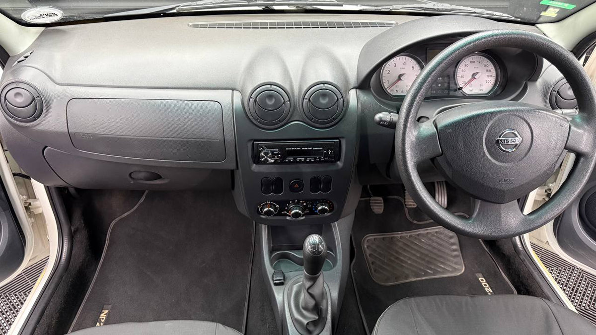 Nissan - NP200 - 1.6i (Aircon) Safety Pack
