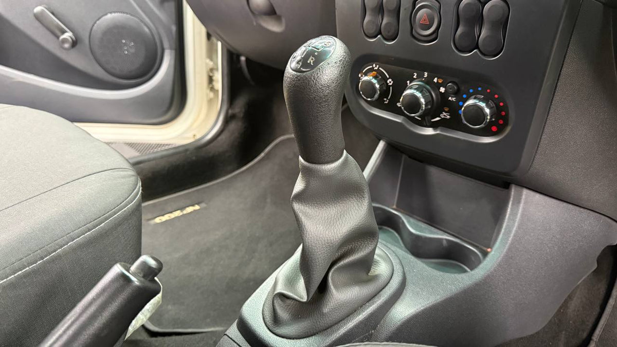 Nissan - NP200 - 1.6i (Aircon) Safety Pack