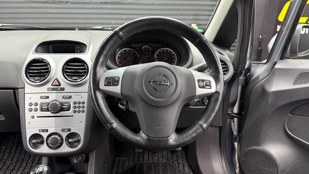 Opel - Corsa - 1.4 Essentia