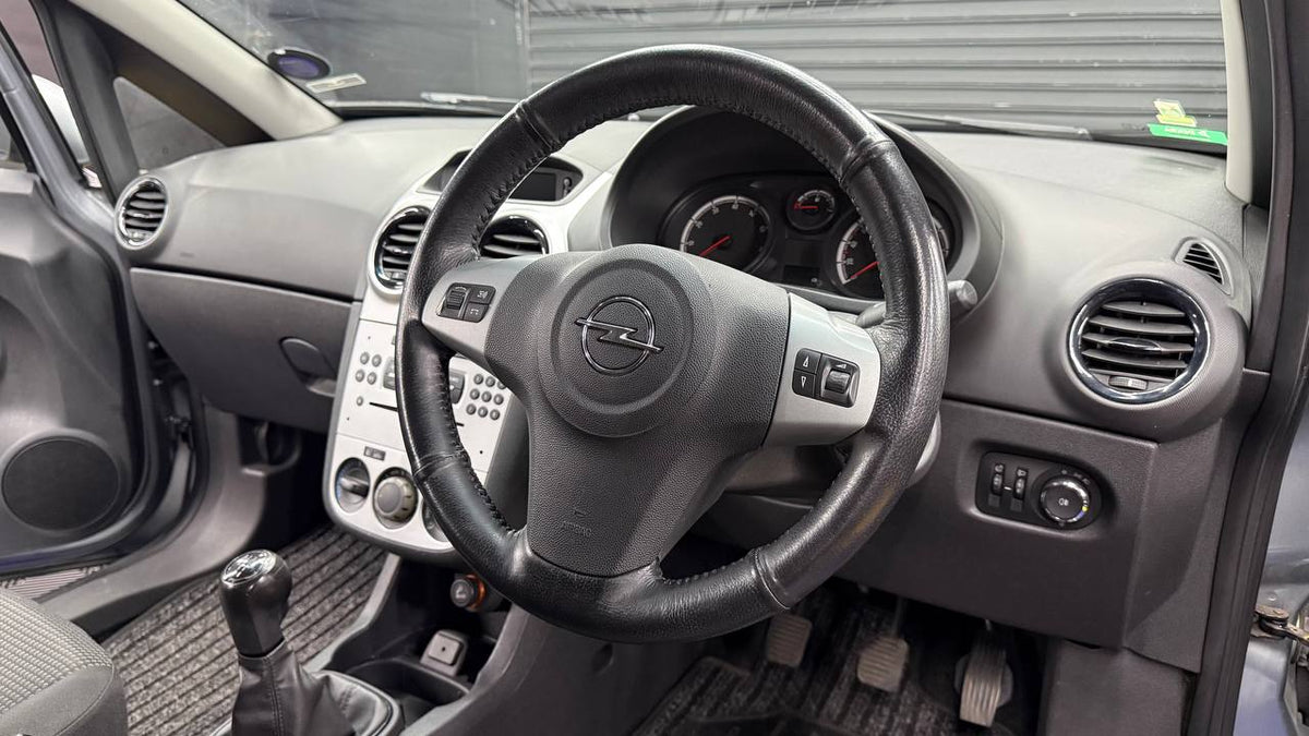 Opel - Corsa - 1.4 Essentia