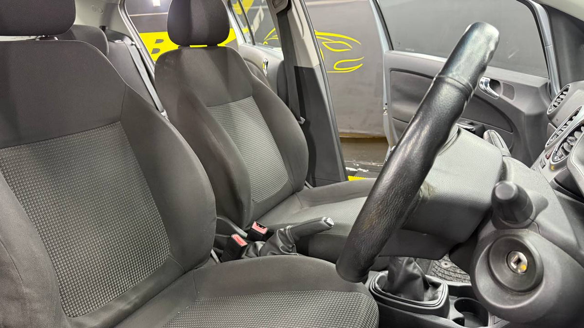 Opel - Corsa - 1.4 Essentia