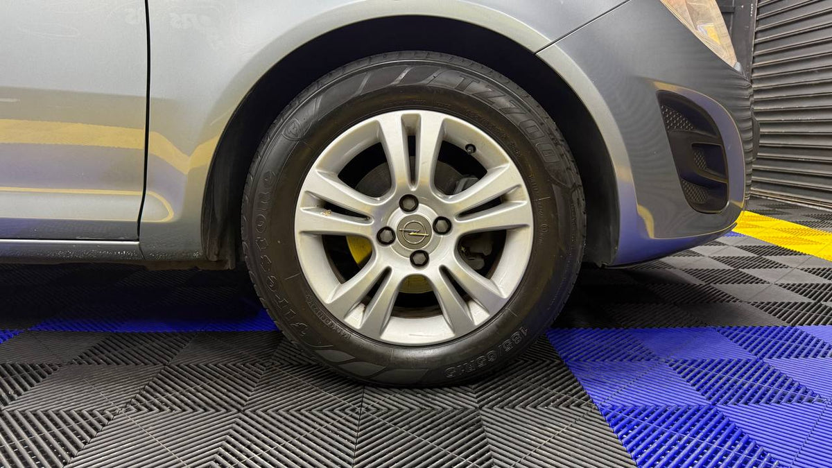Opel - Corsa - 1.4 Essentia