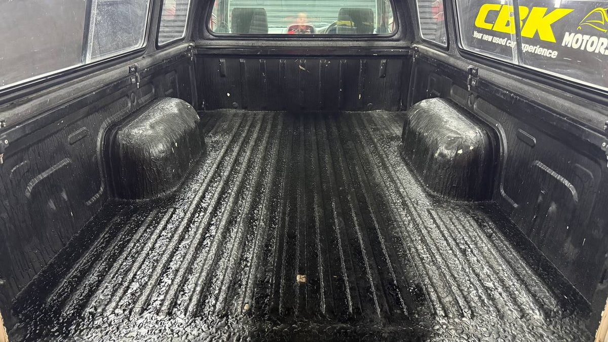 Nissan - NP300 Hardbody - 2.0