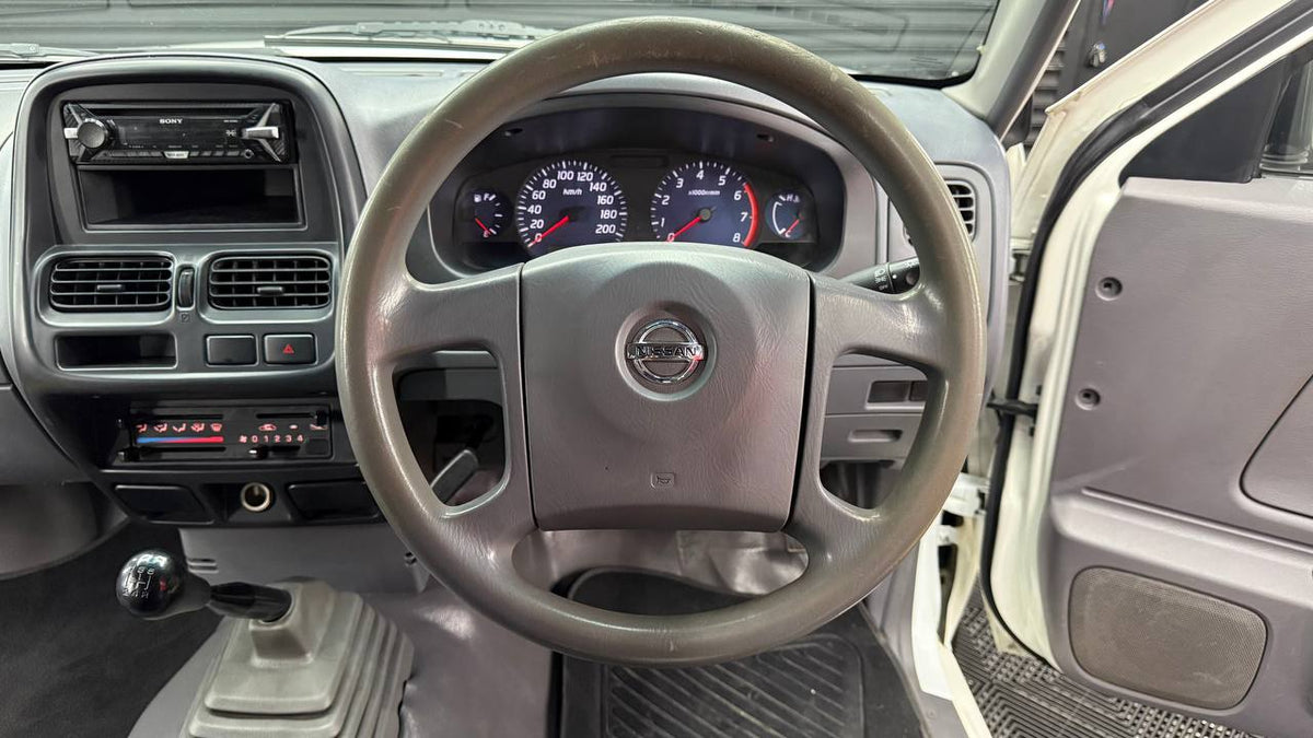 Nissan - NP300 Hardbody - 2.0
