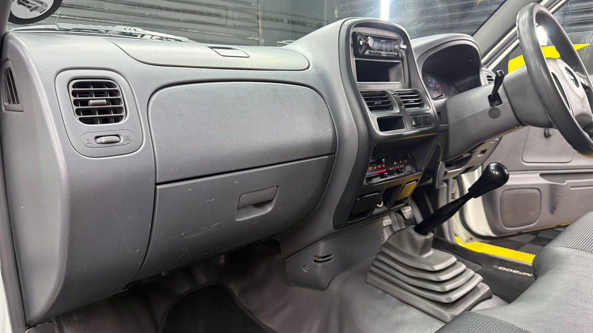 Nissan - NP300 Hardbody - 2.0