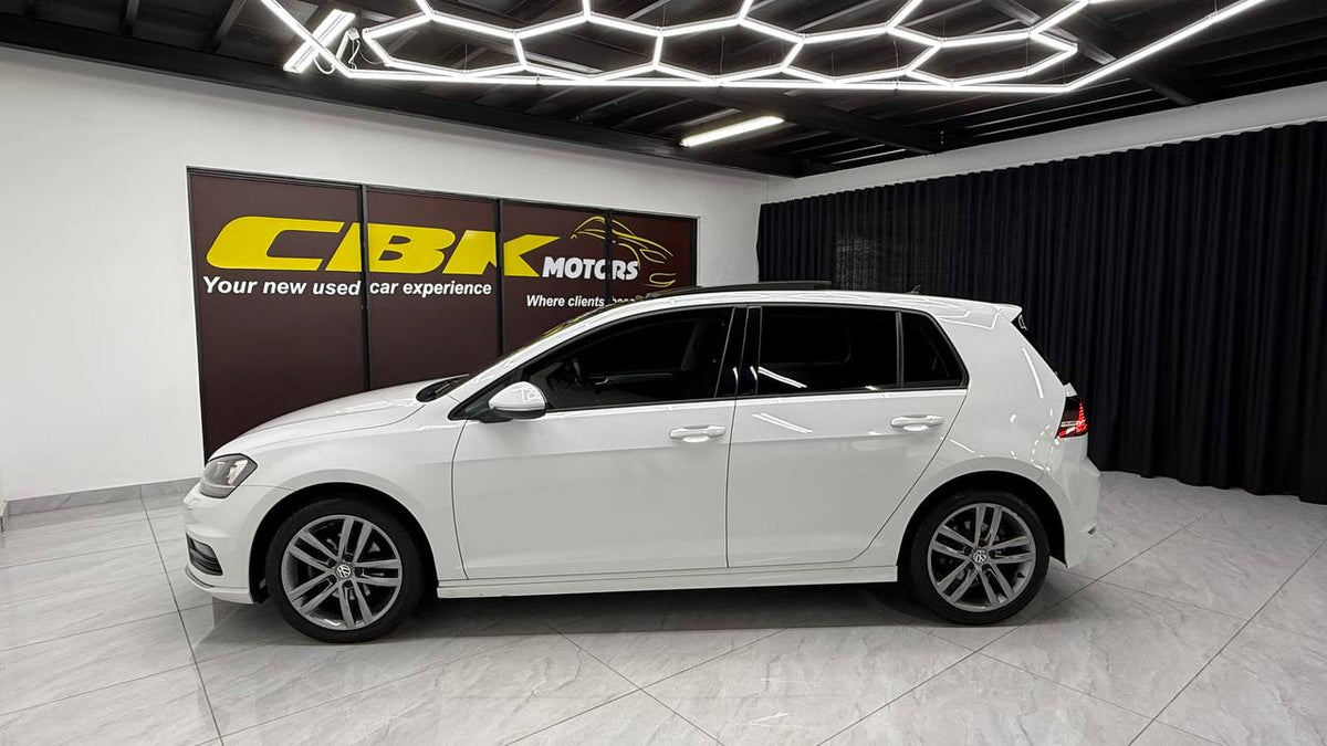 Volkswagen - Golf - 1.4TSI Comfortline R-Line