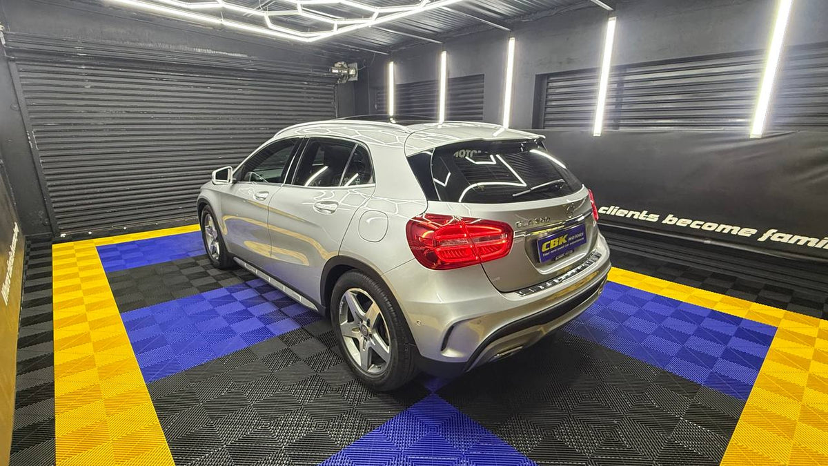 Mercedes-Benz - GLA - GLA200 Auto