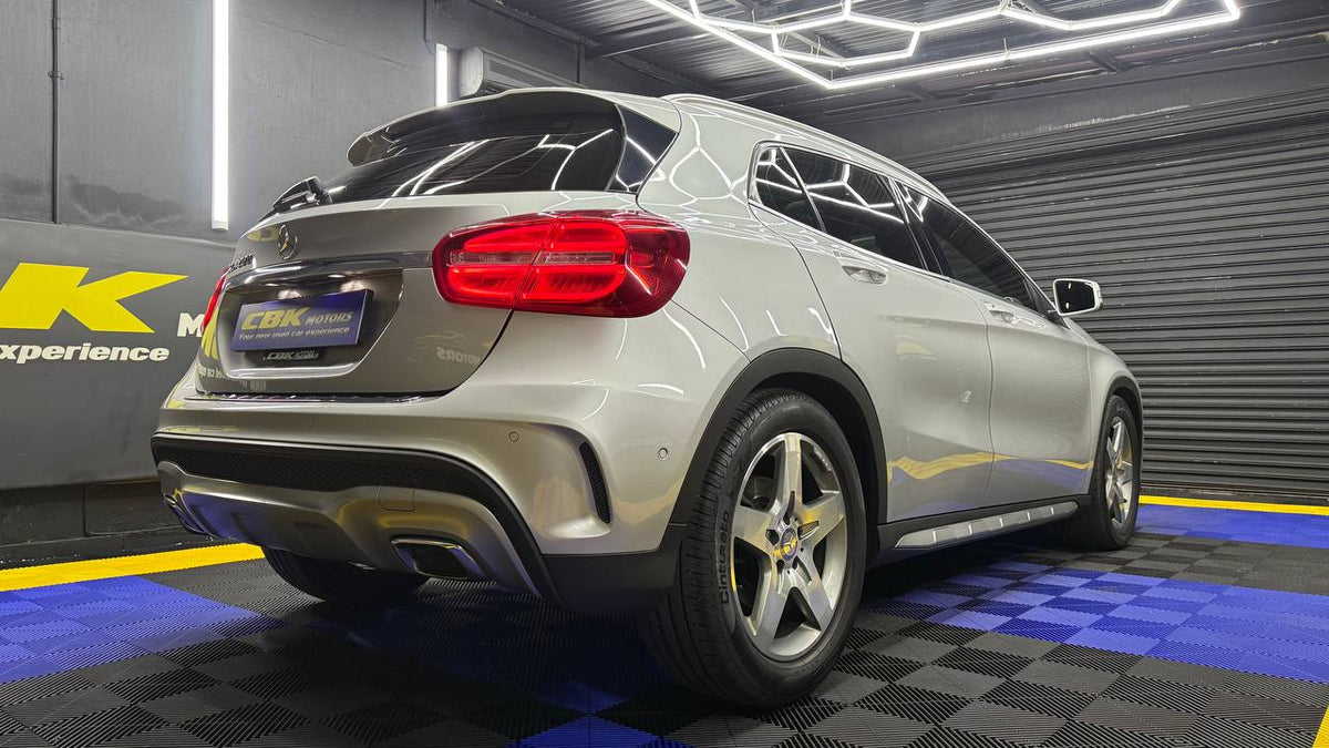 Mercedes-Benz - GLA - GLA200 Auto