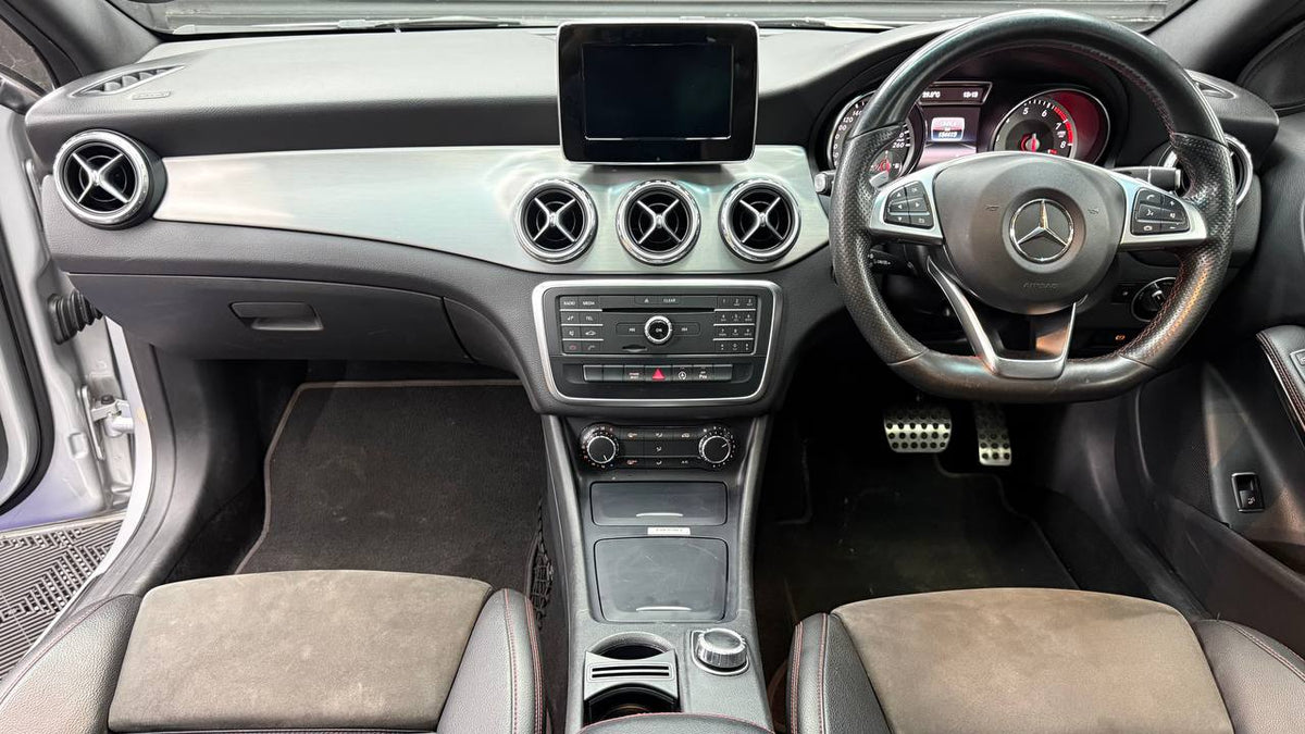 Mercedes-Benz - GLA - GLA200 Auto