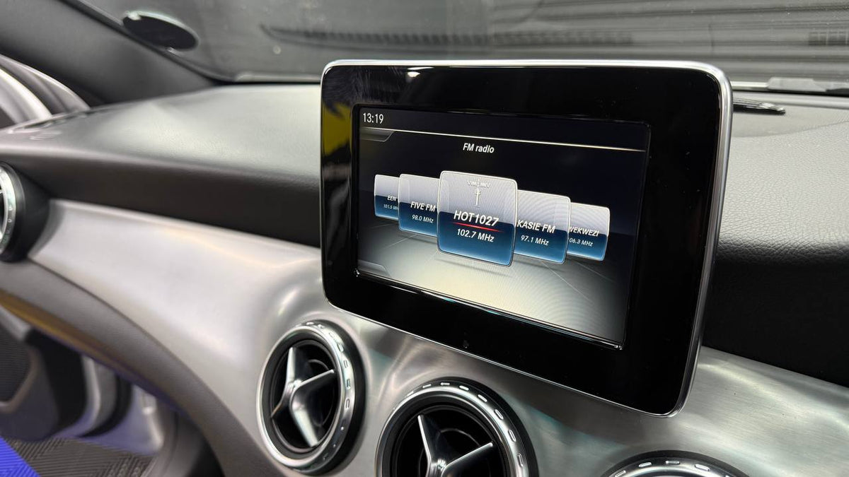 Mercedes-Benz - GLA - GLA200 Auto