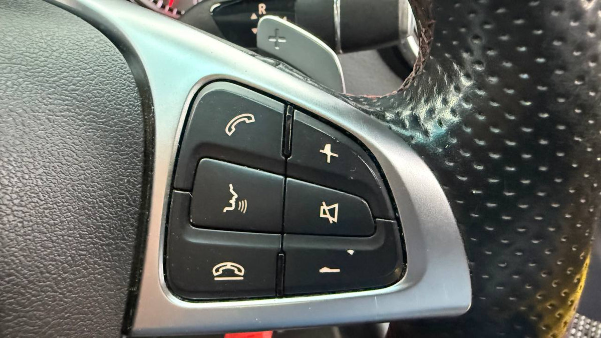 Mercedes-Benz - GLA - GLA200 Auto