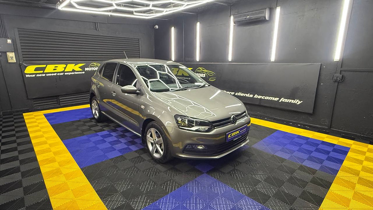 Volkswagen - Polo Vivo - Hatch 1.6 Comfortline Auto