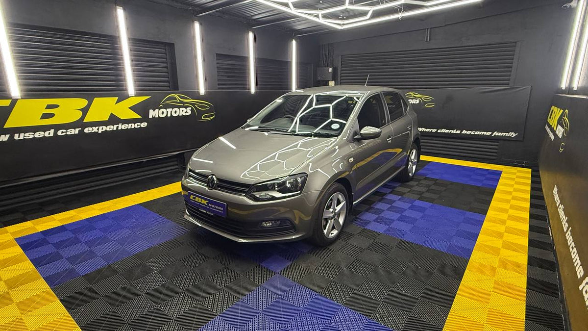 Volkswagen - Polo Vivo - Hatch 1.6 Comfortline Auto