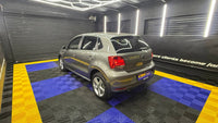 Volkswagen - Polo Vivo - Hatch 1.6 Comfortline Auto