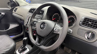 Volkswagen - Polo Vivo - Hatch 1.6 Comfortline Auto