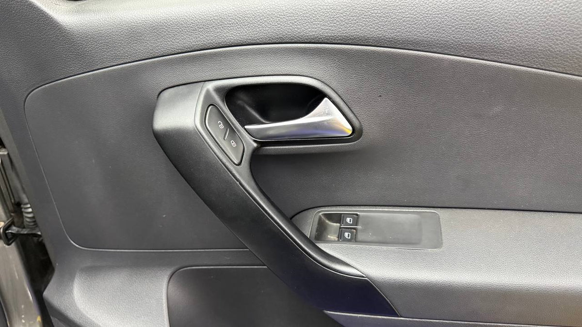 Volkswagen - Polo Vivo - Hatch 1.6 Comfortline Auto