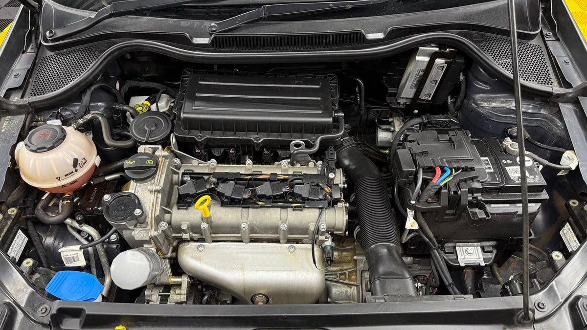 Volkswagen - Polo Vivo - Hatch 1.6 Comfortline Auto